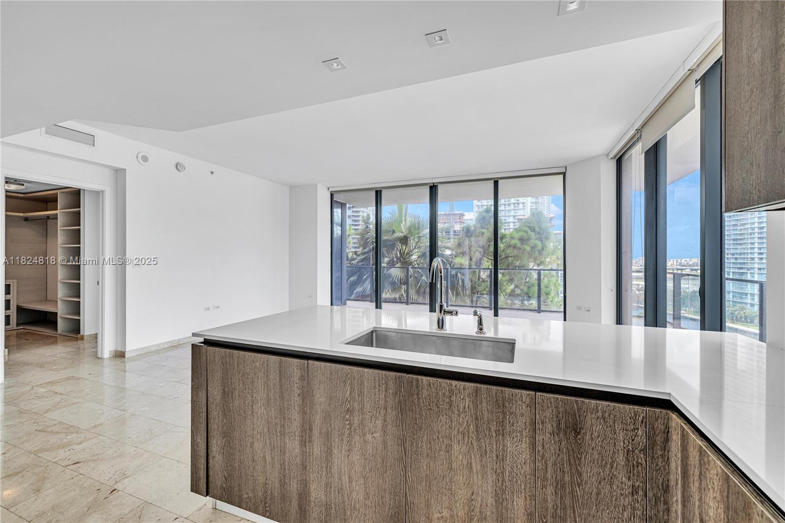 68 SE 6th St # 712