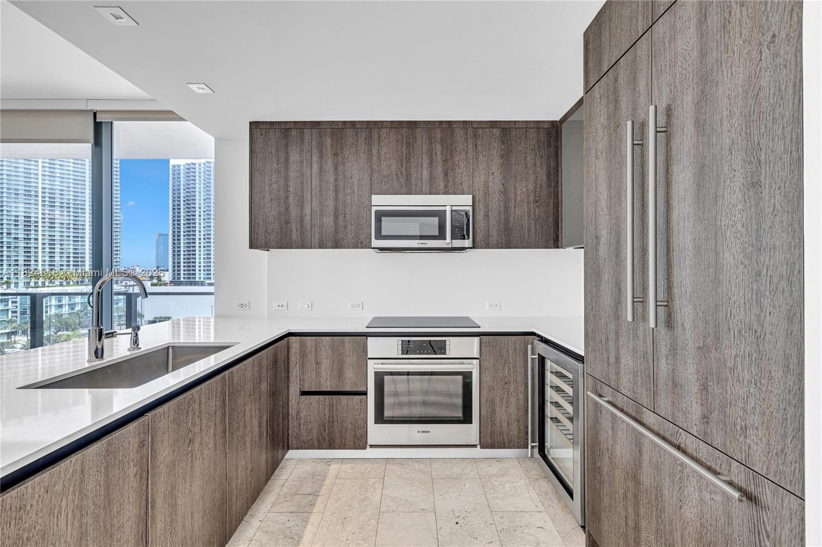 68 SE 6th St # 712