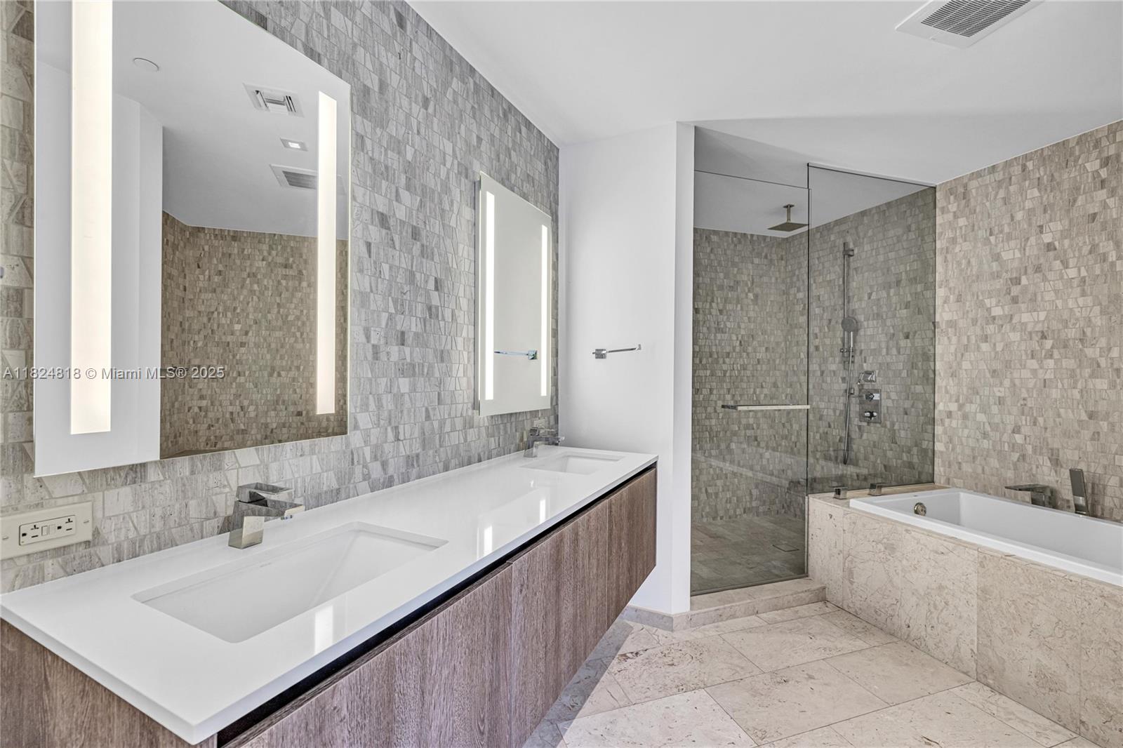 68 SE 6th St # 712