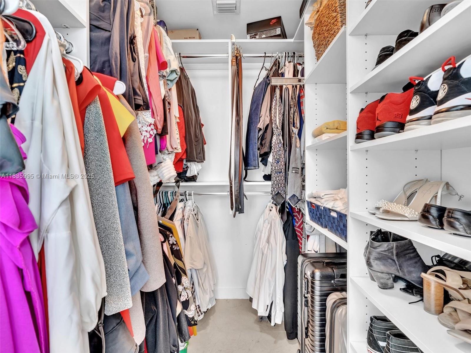 253 NE 2nd St # 2208