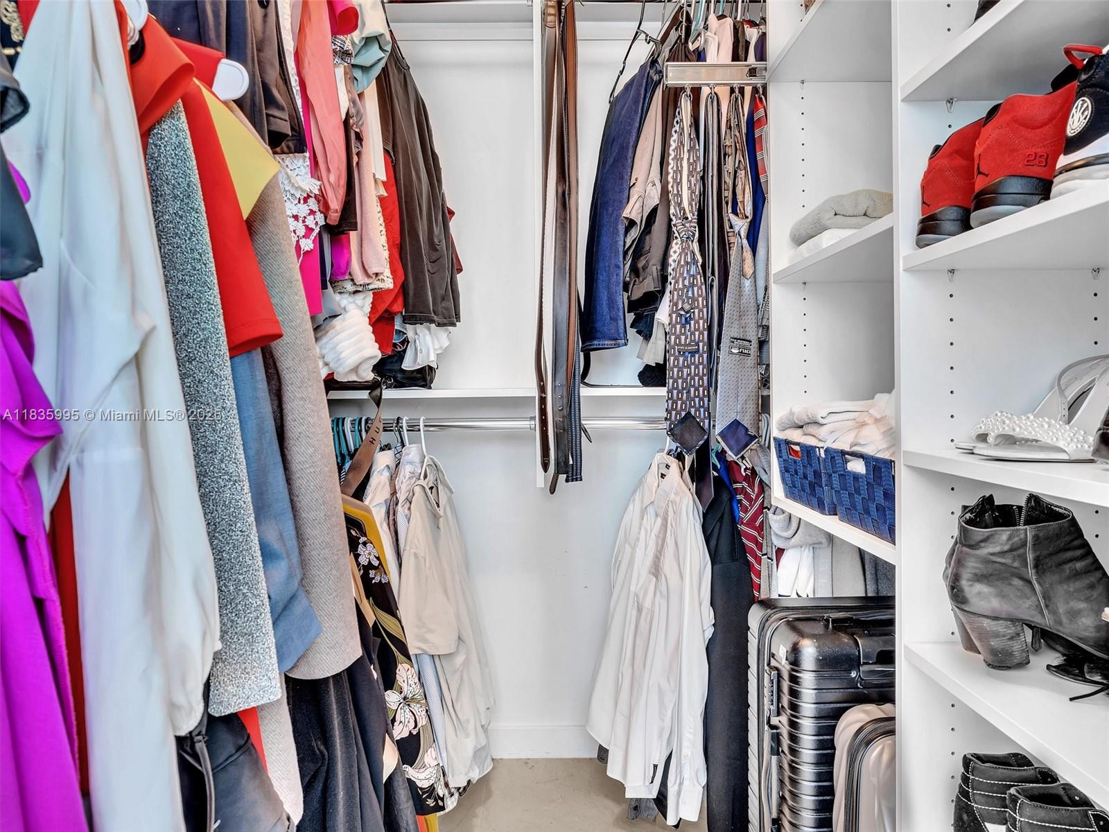 253 NE 2nd St # 2208