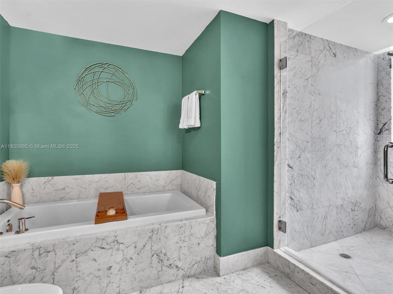 253 NE 2nd St # 2208