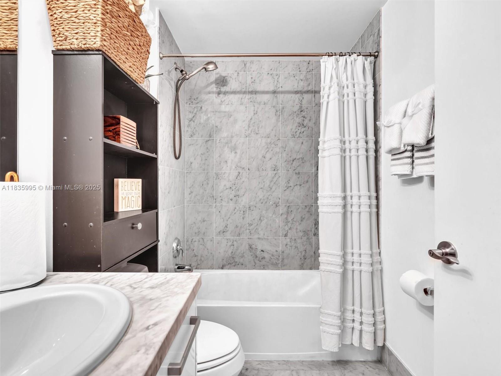 253 NE 2nd St # 2208