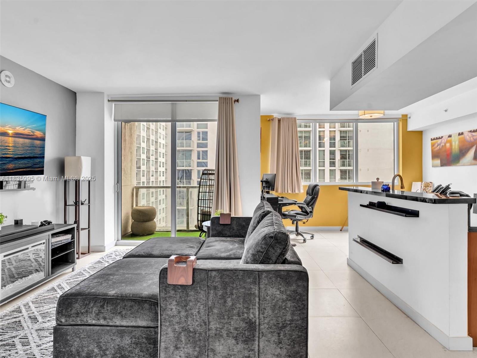 253 NE 2nd St # 2208