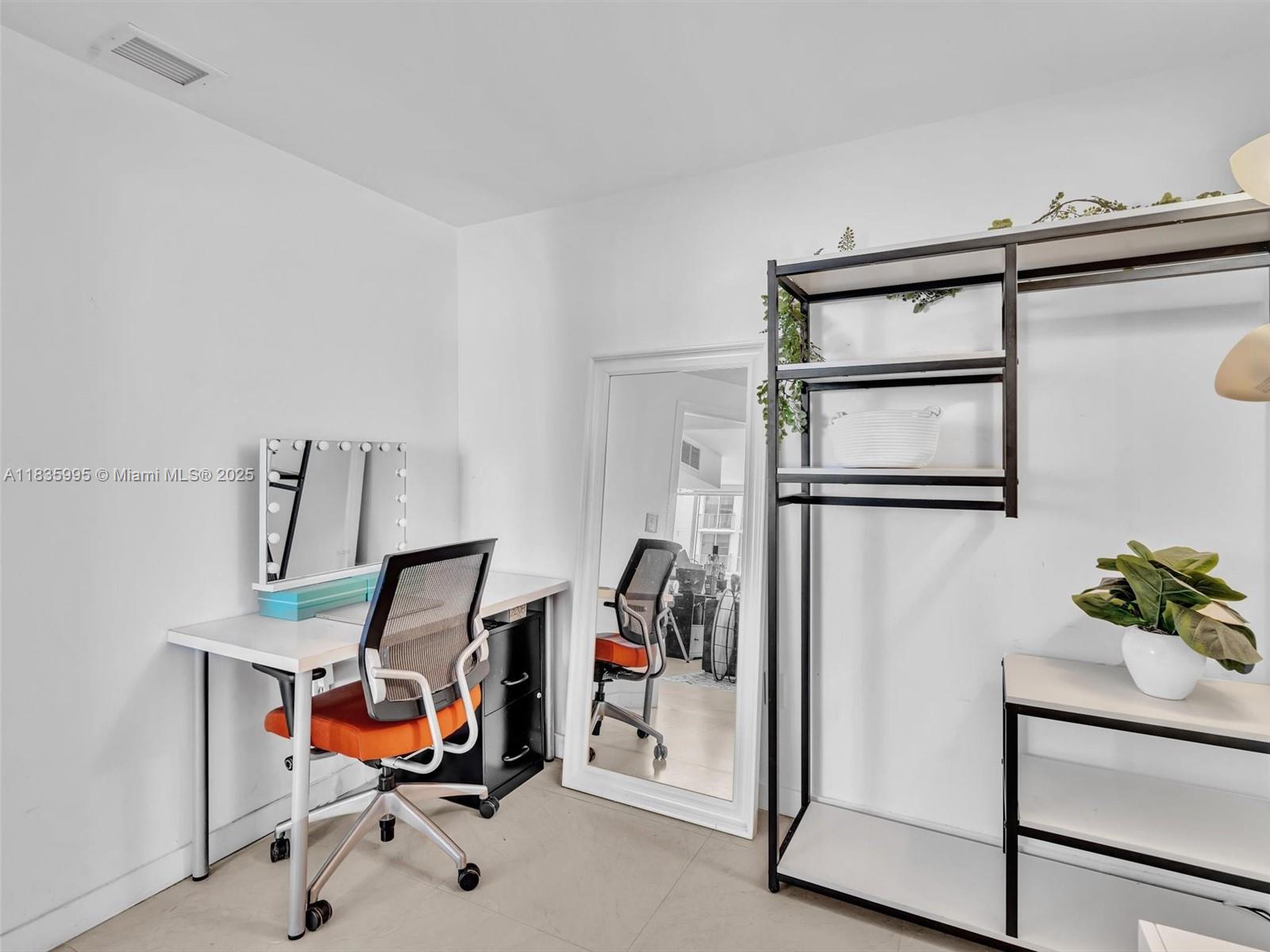 253 NE 2nd St # 2208