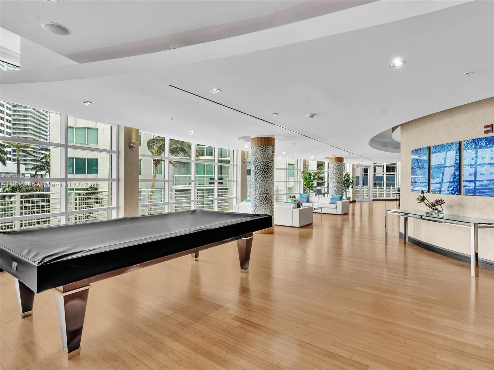 253 NE 2nd St # 2208