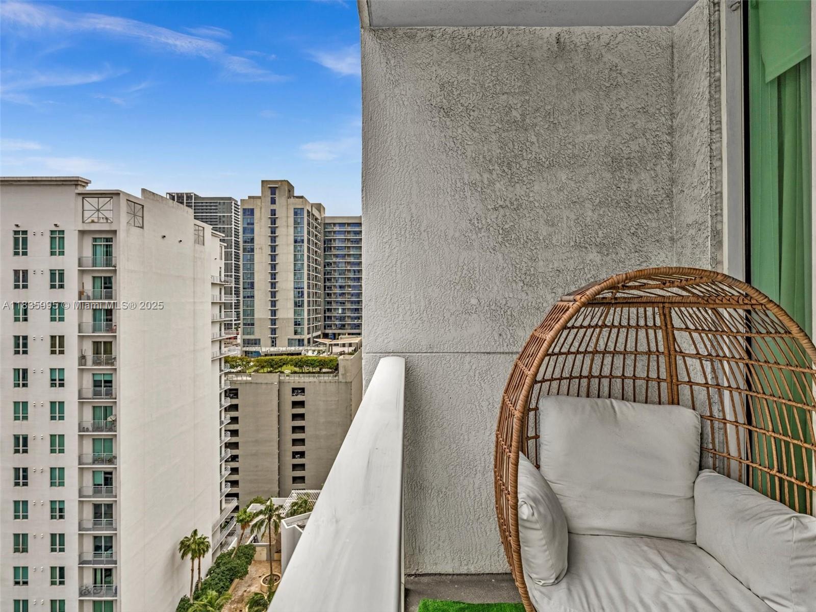 253 NE 2nd St # 2208