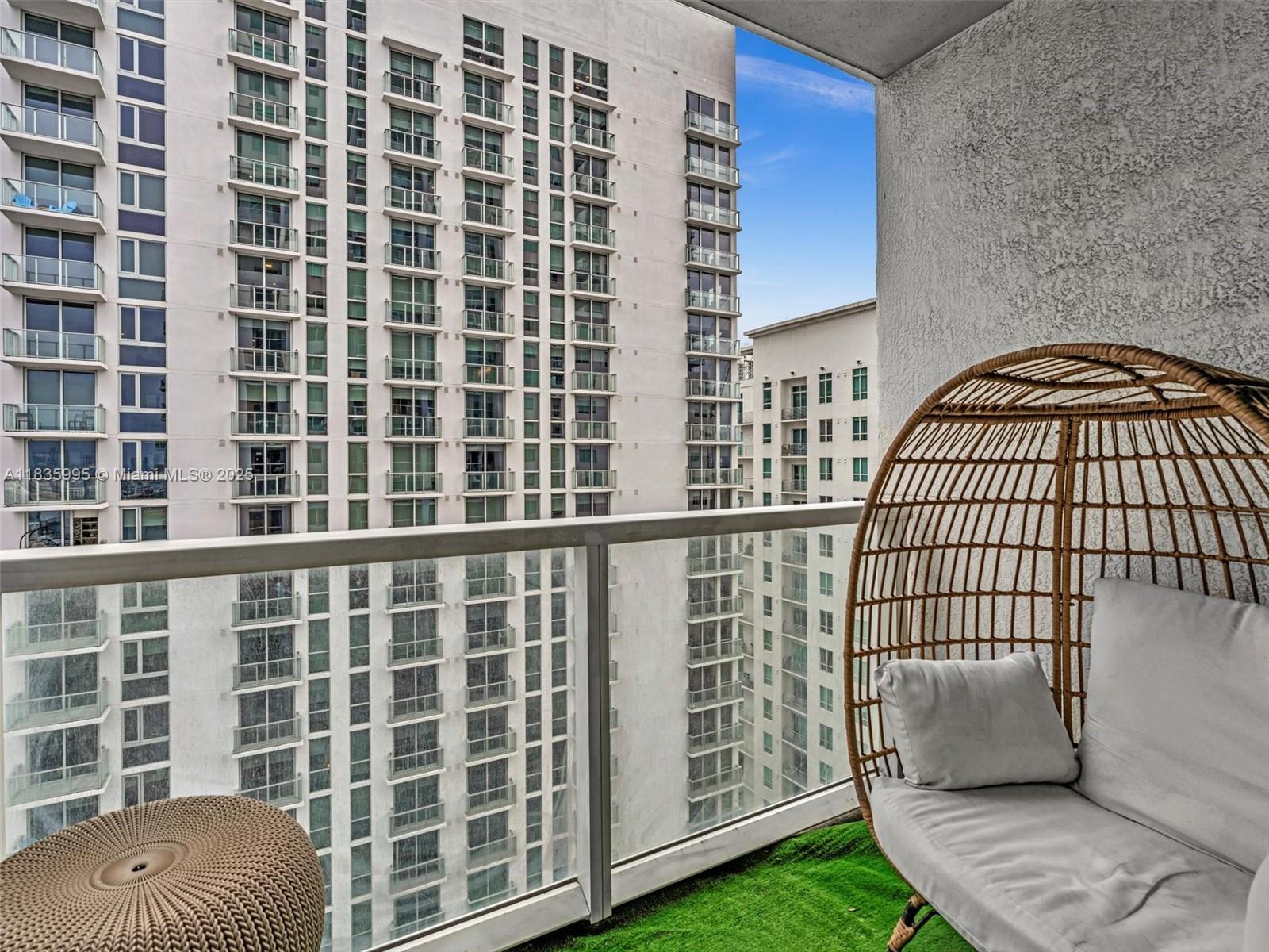 253 NE 2nd St # 2208