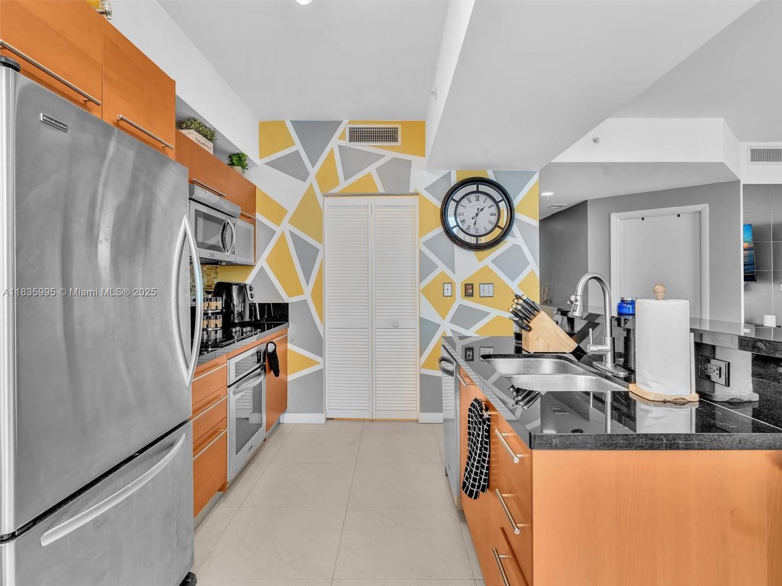 253 NE 2nd St # 2208