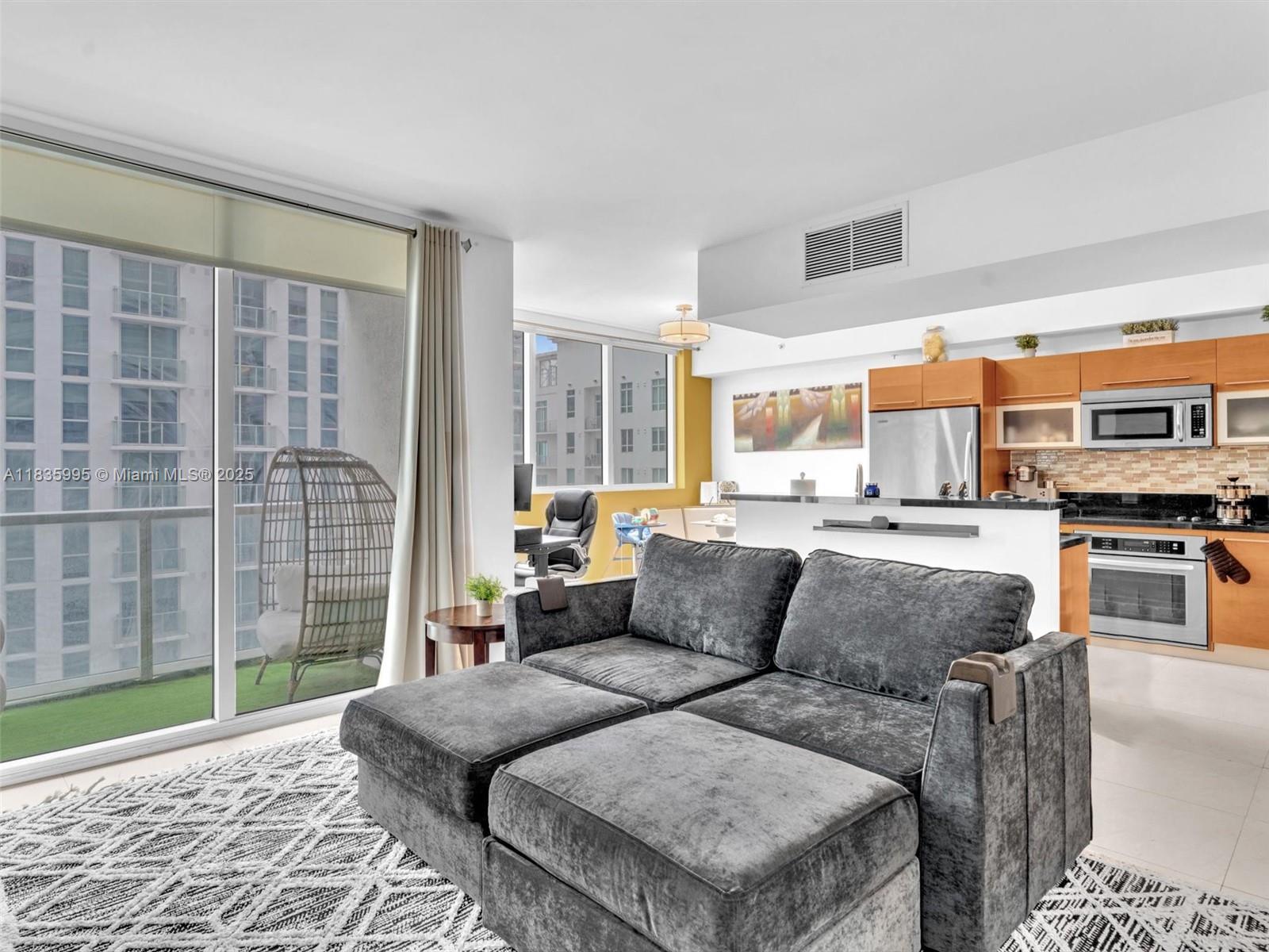 253 NE 2nd St # 2208