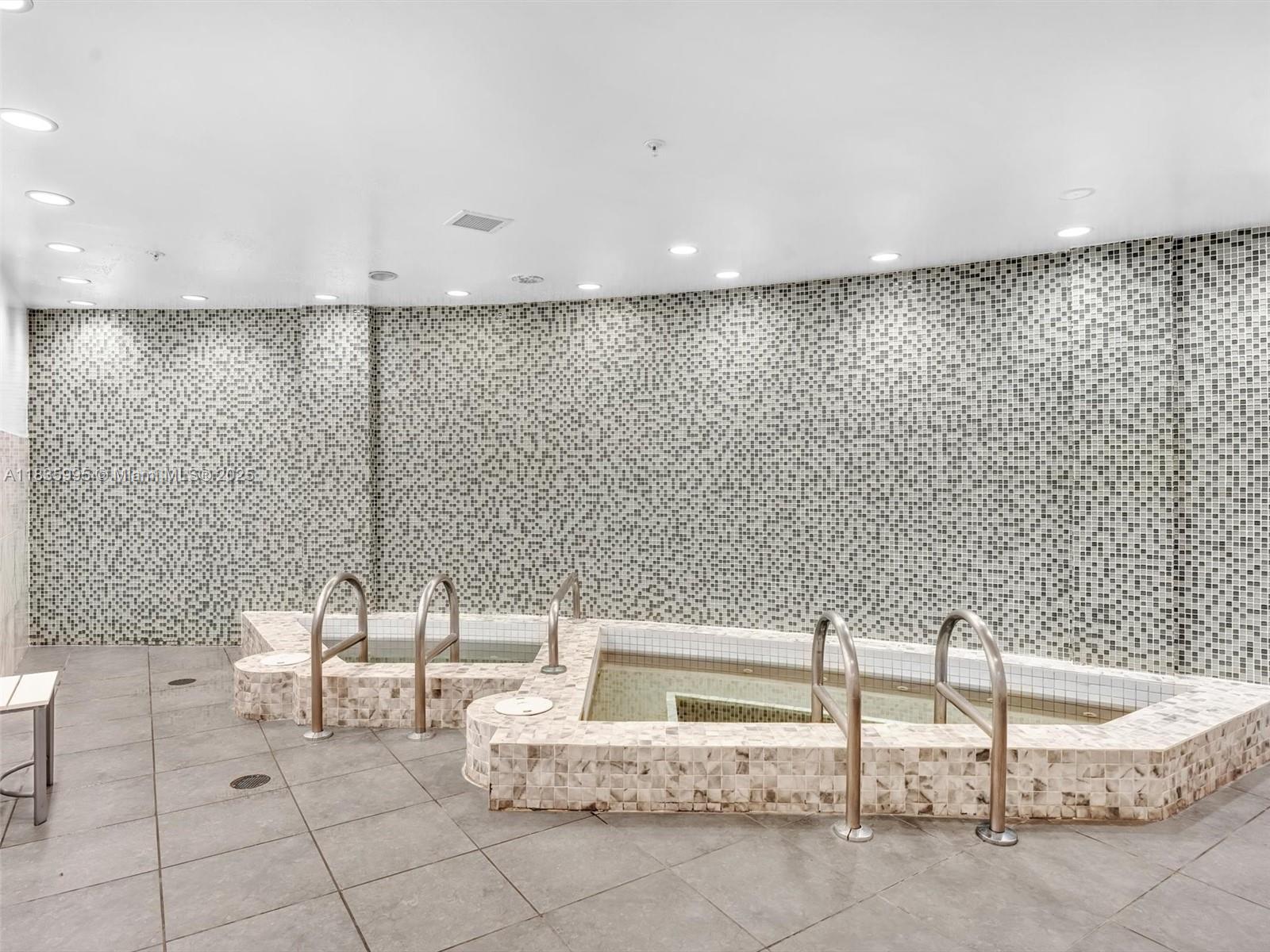 253 NE 2nd St # 2208