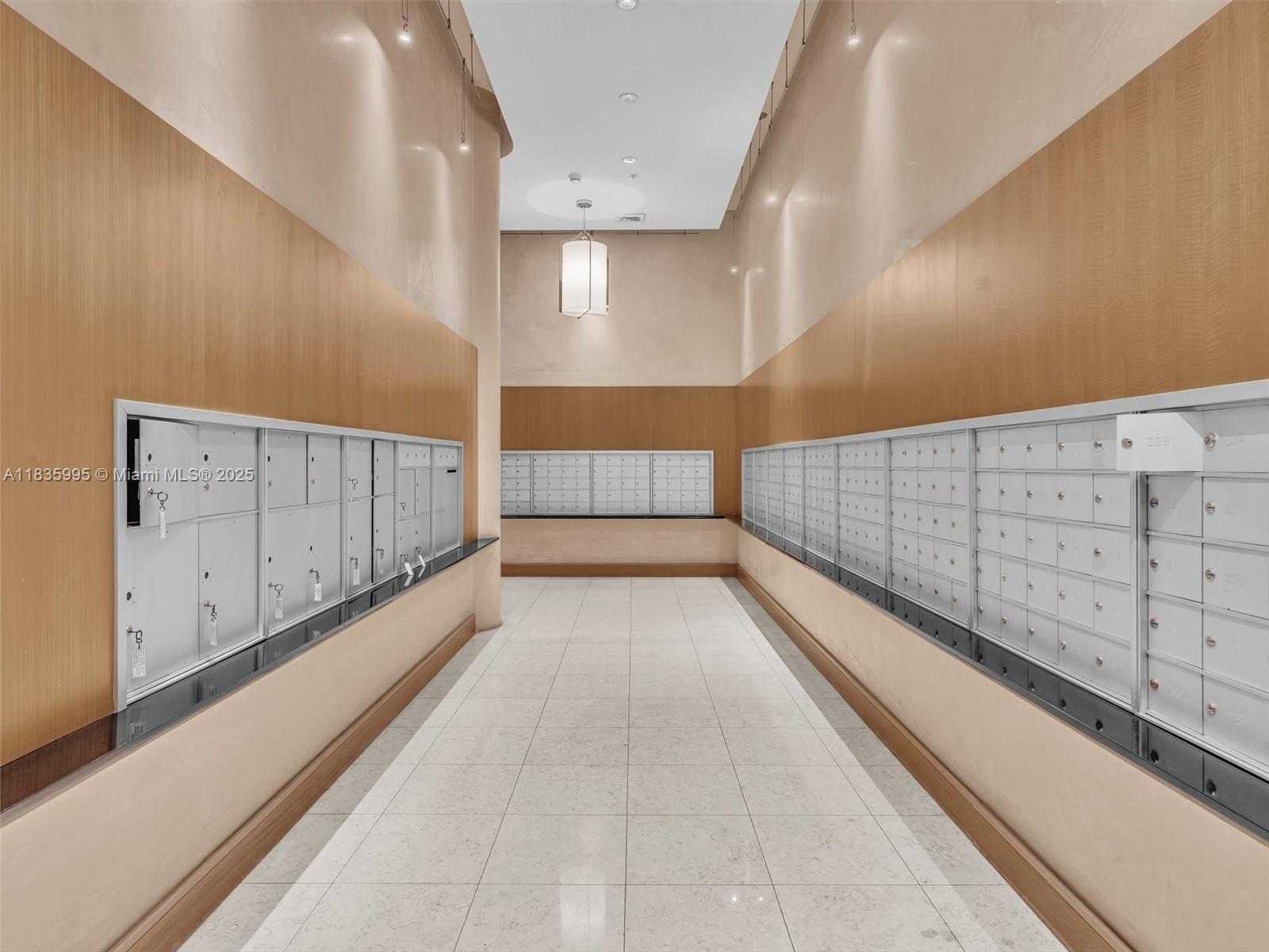 253 NE 2nd St # 2208