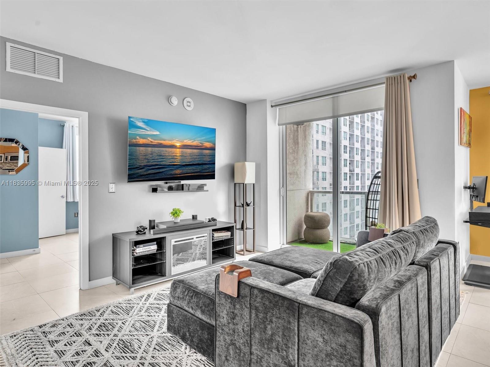 253 NE 2nd St # 2208