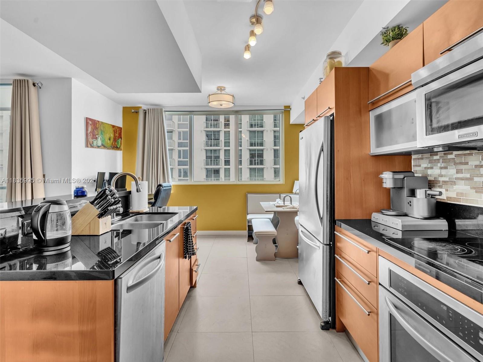 253 NE 2nd St # 2208