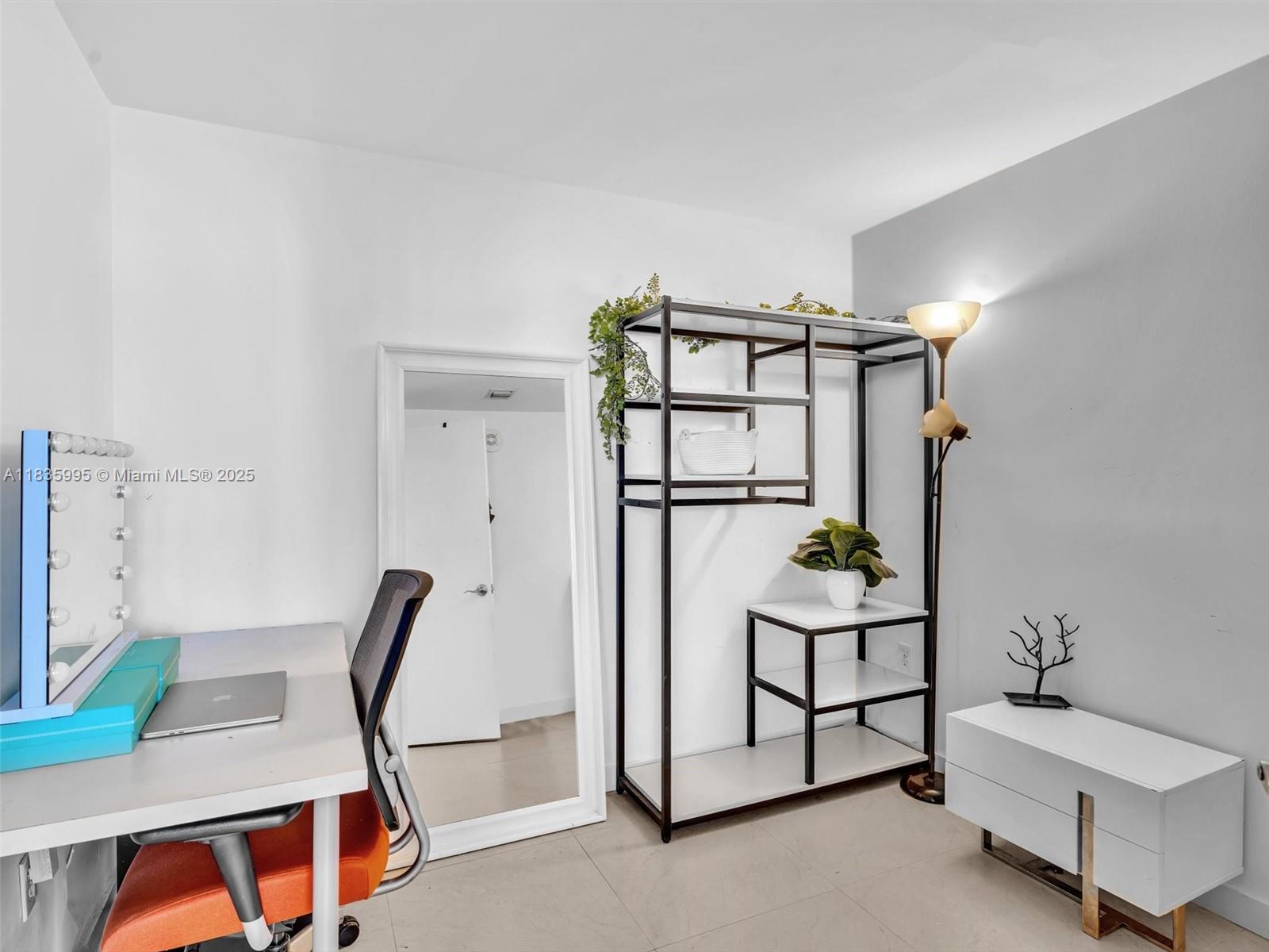 253 NE 2nd St # 2208