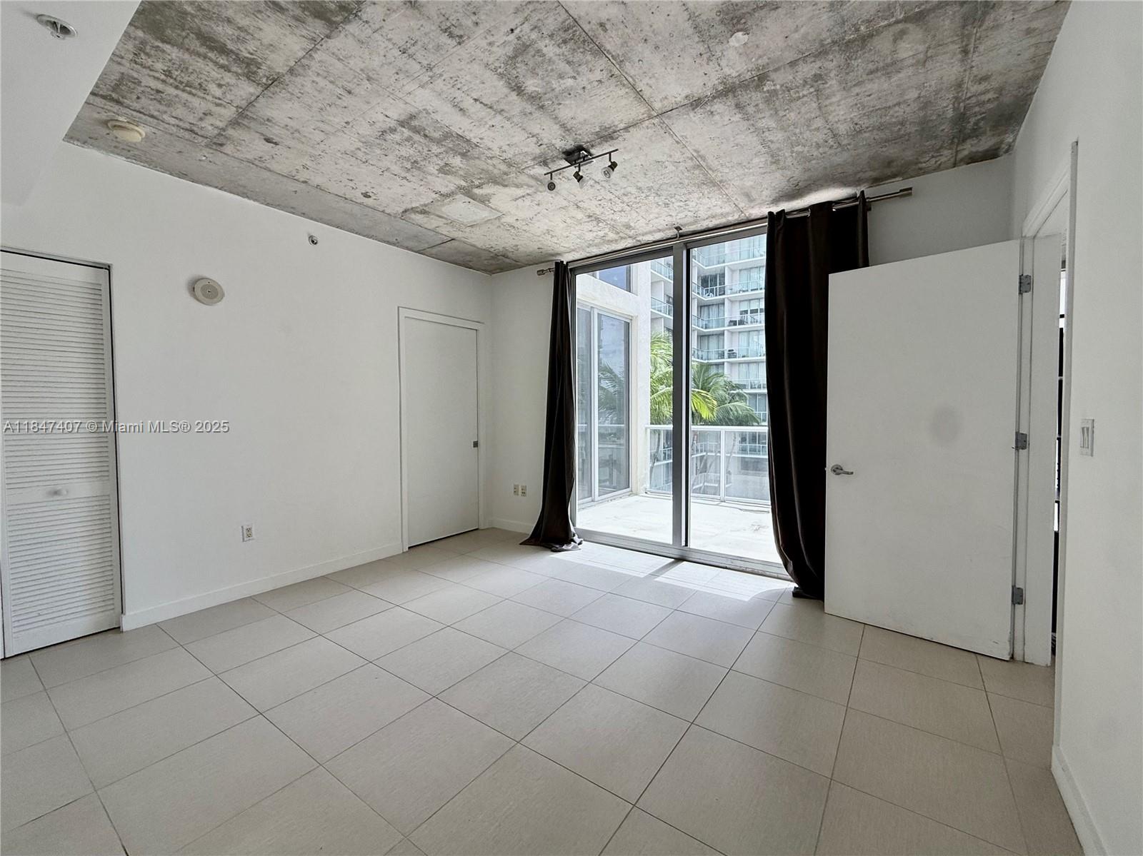 3451 NE 1st Ave Unit: PM07