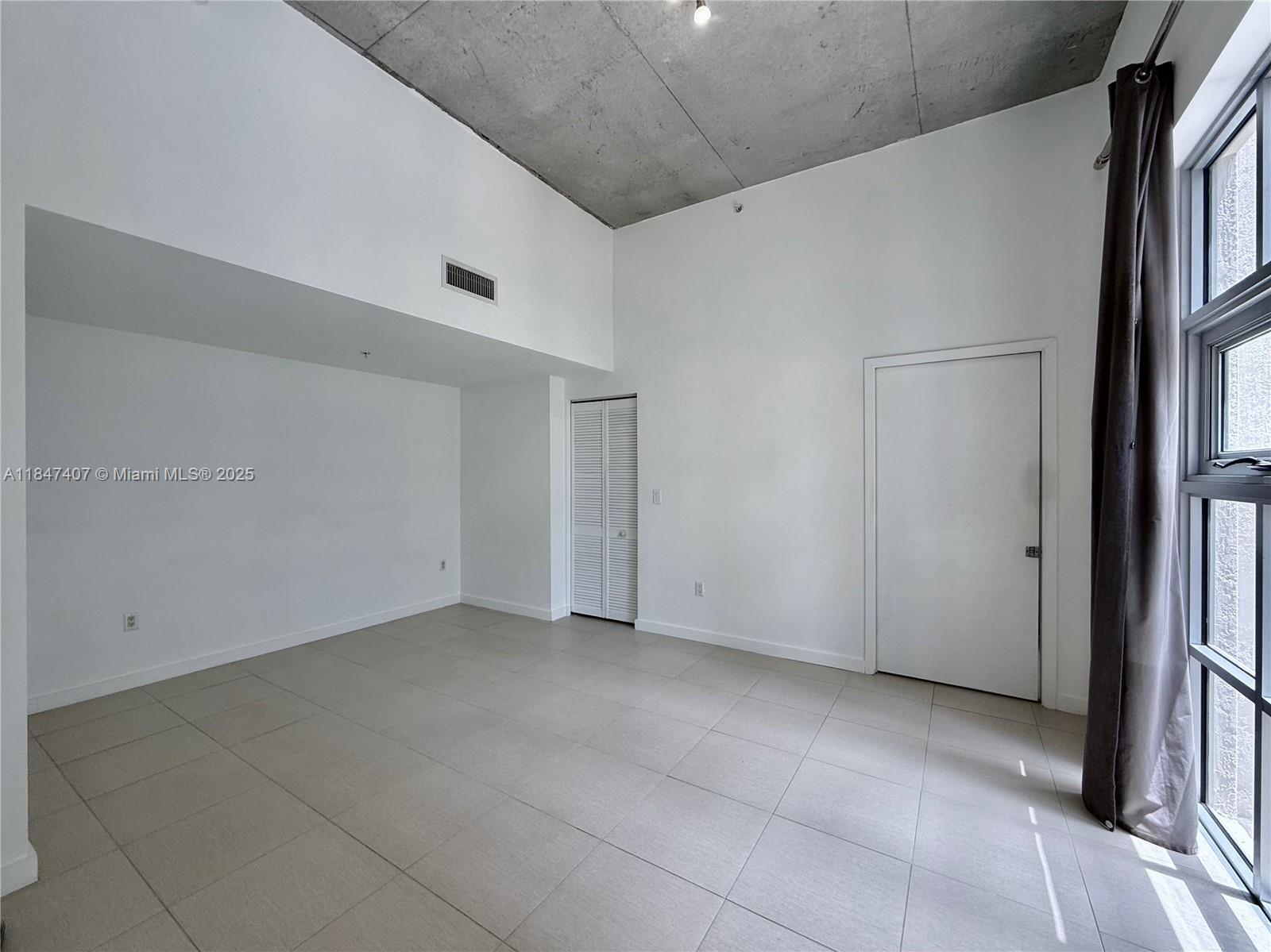 3451 NE 1st Ave Unit: PM07