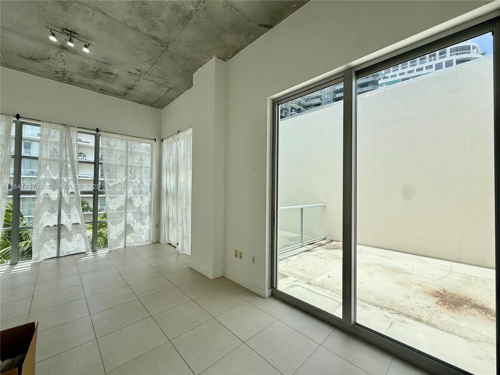 3451 NE 1st Ave Unit: PM07