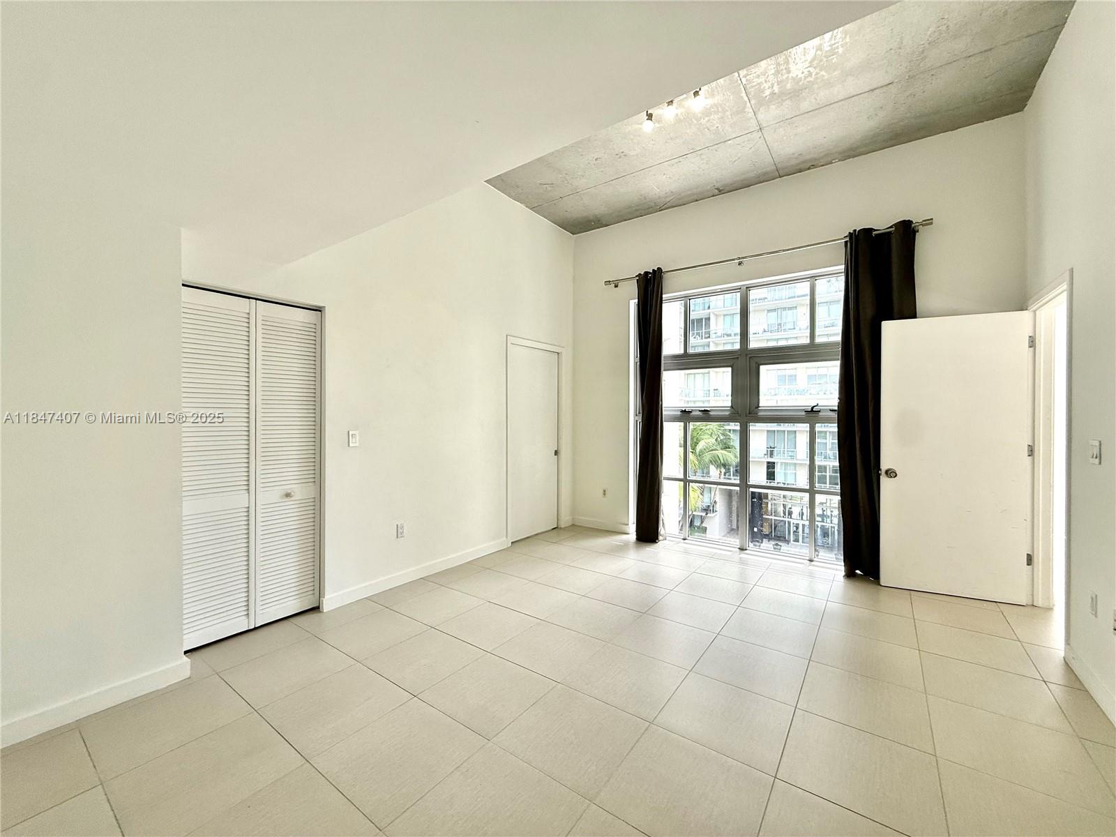 3451 NE 1st Ave Unit: PM07