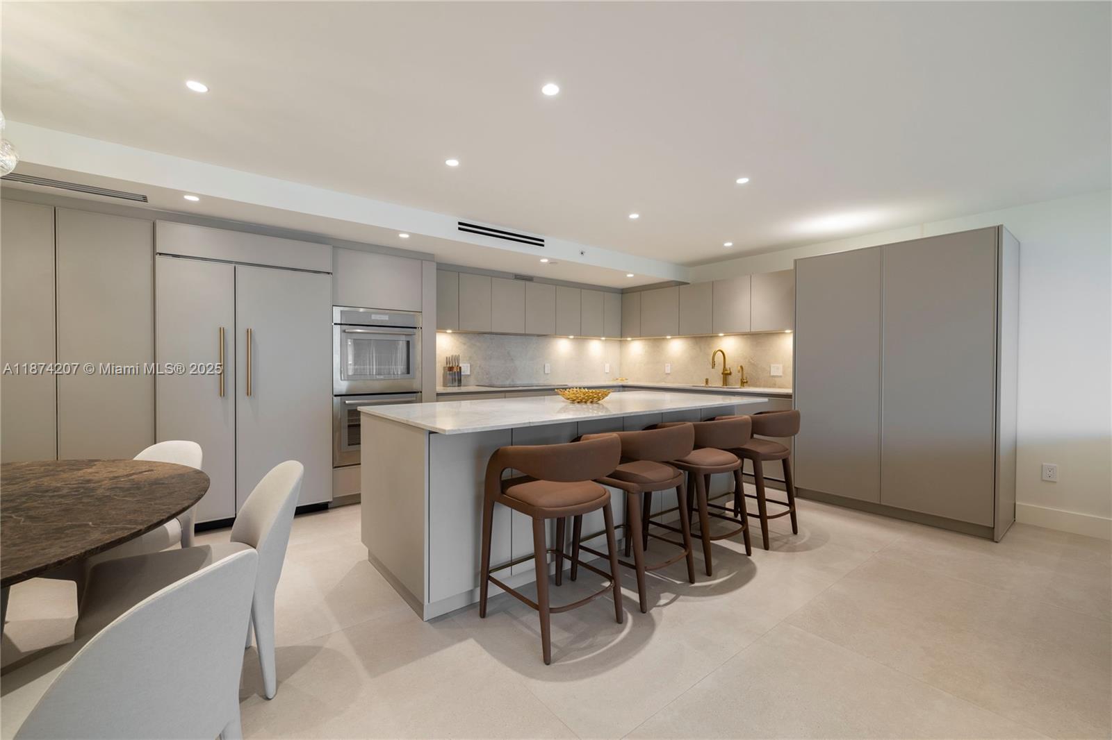 10205 Collins Ave # 603
