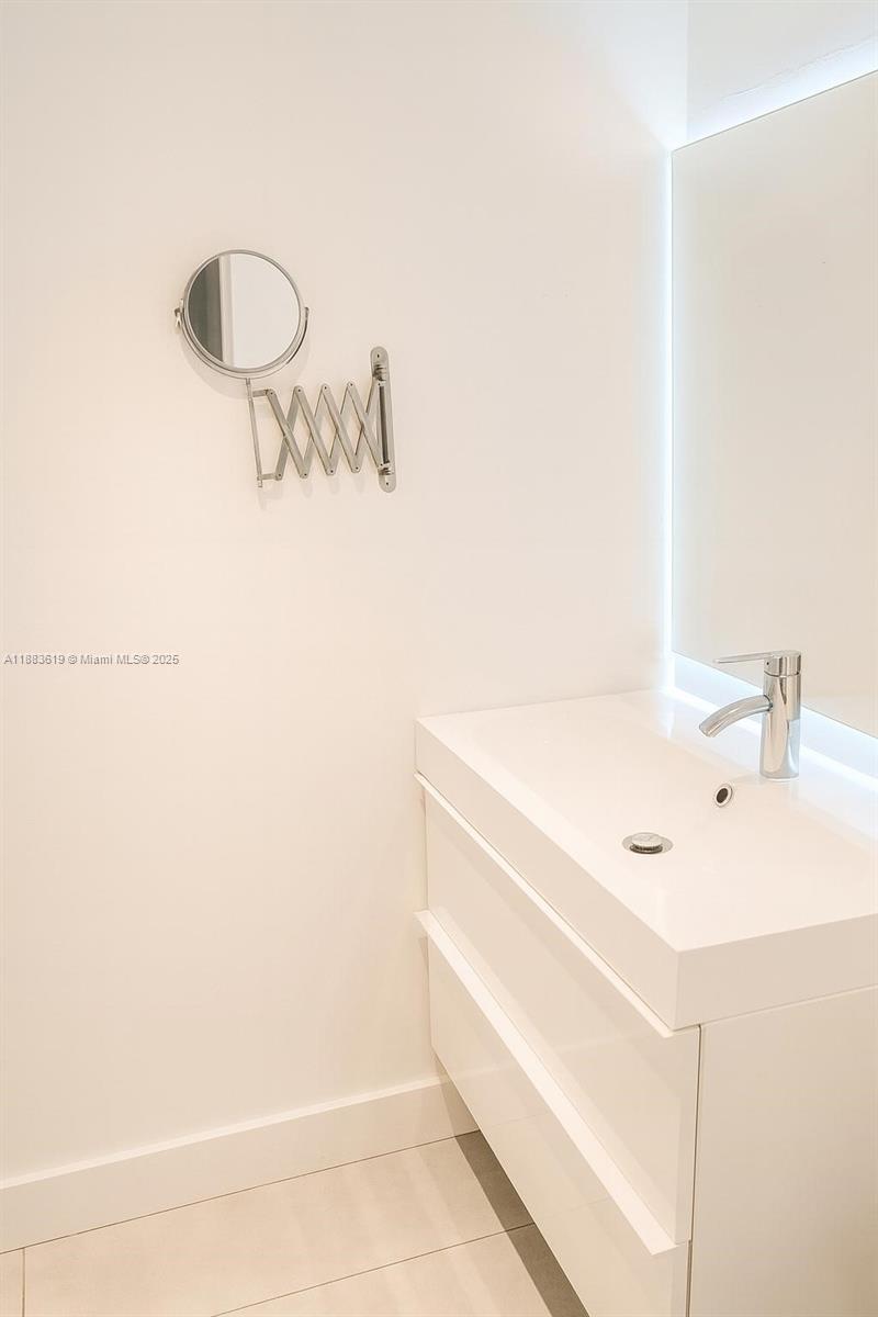 1780 NE 191st St # 2 Unit: 112-2