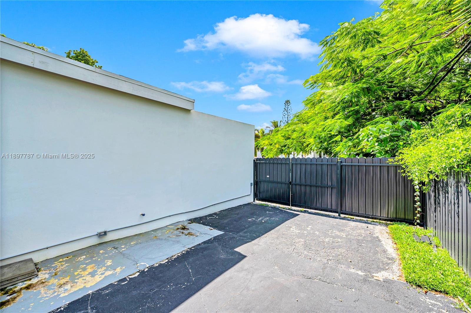 3051 SW 84th Ct, Miami