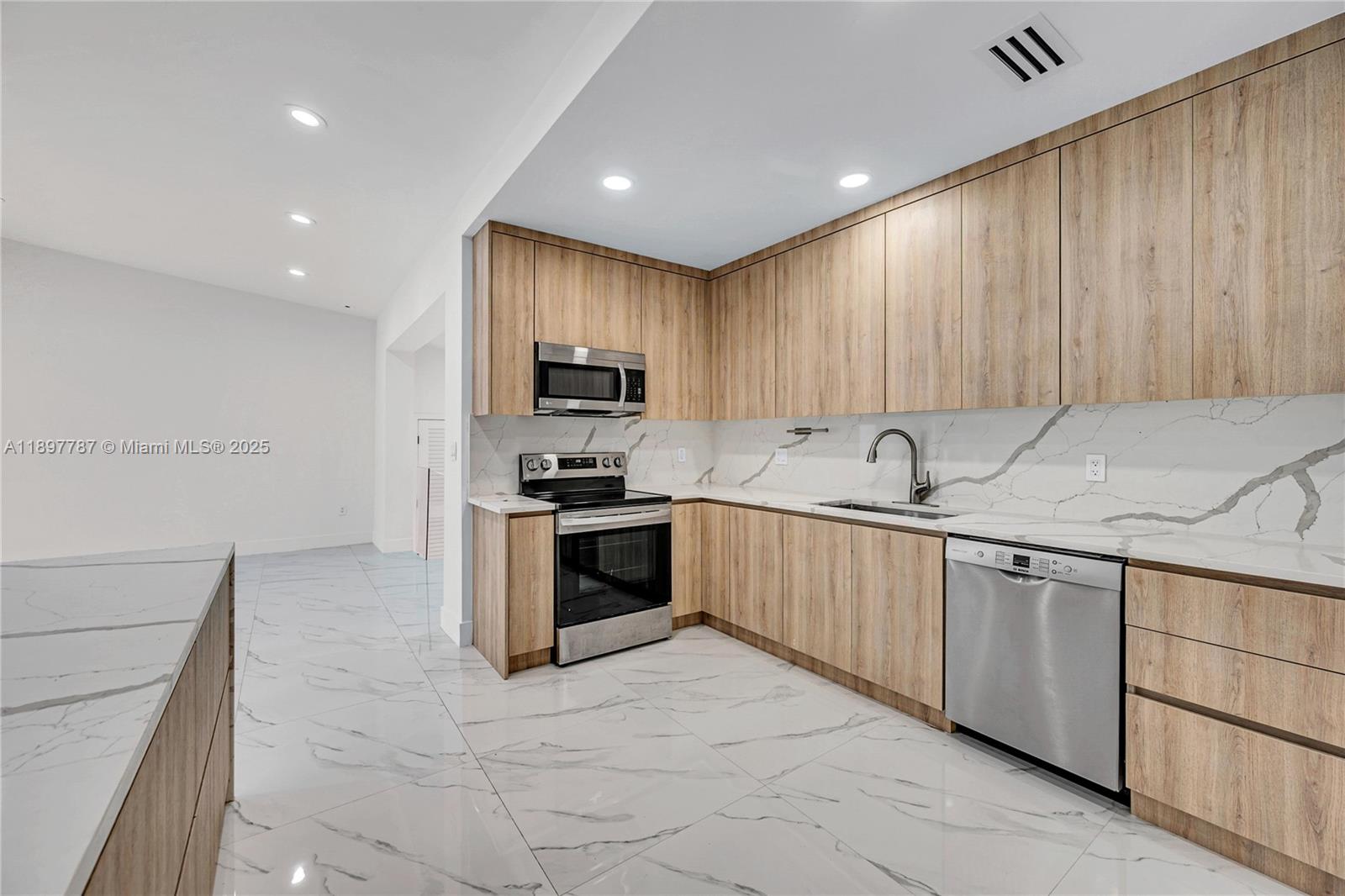 3051 SW 84th Ct, Miami