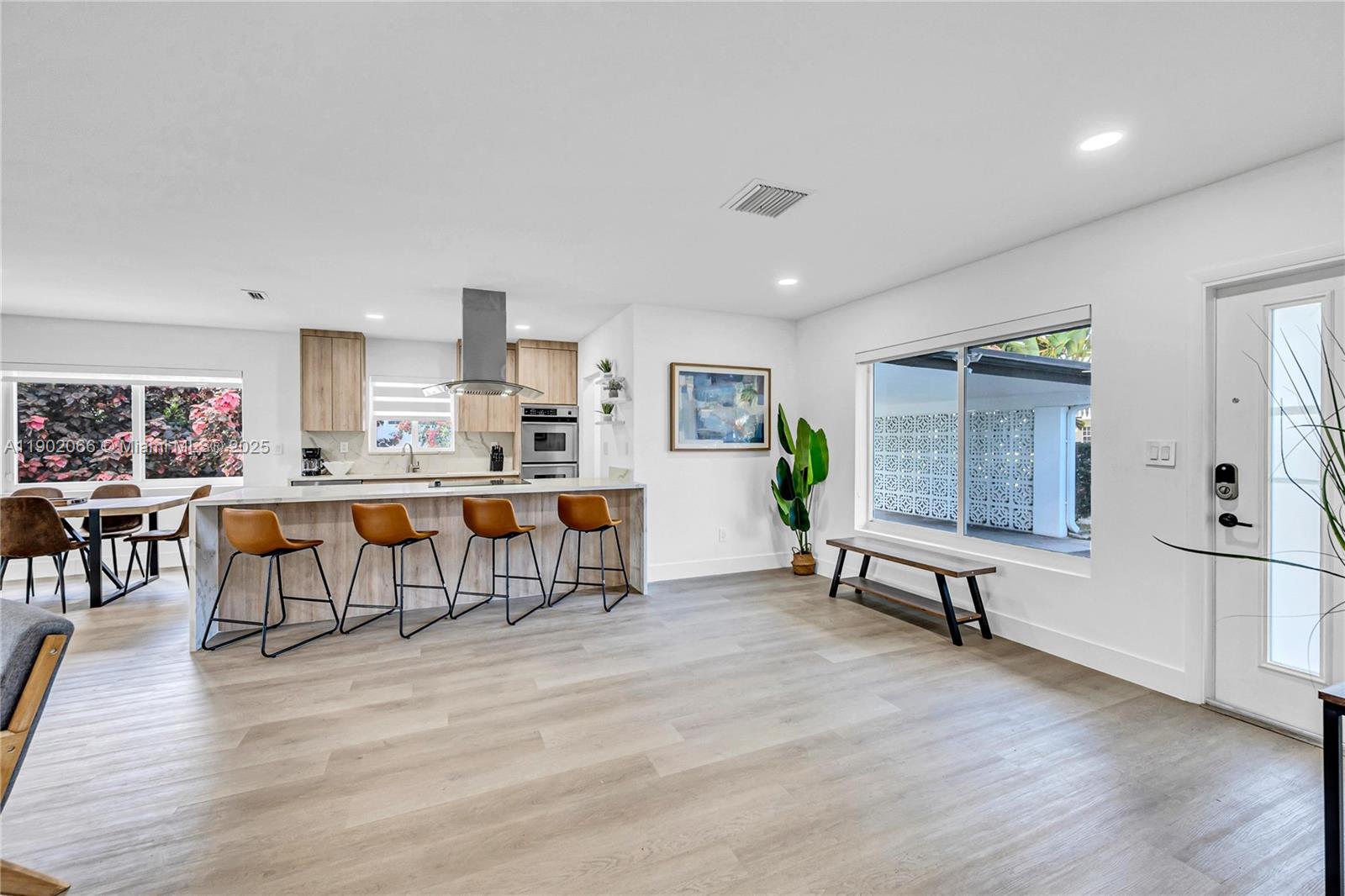 1040 NW 30th Ct, Wilton Manors