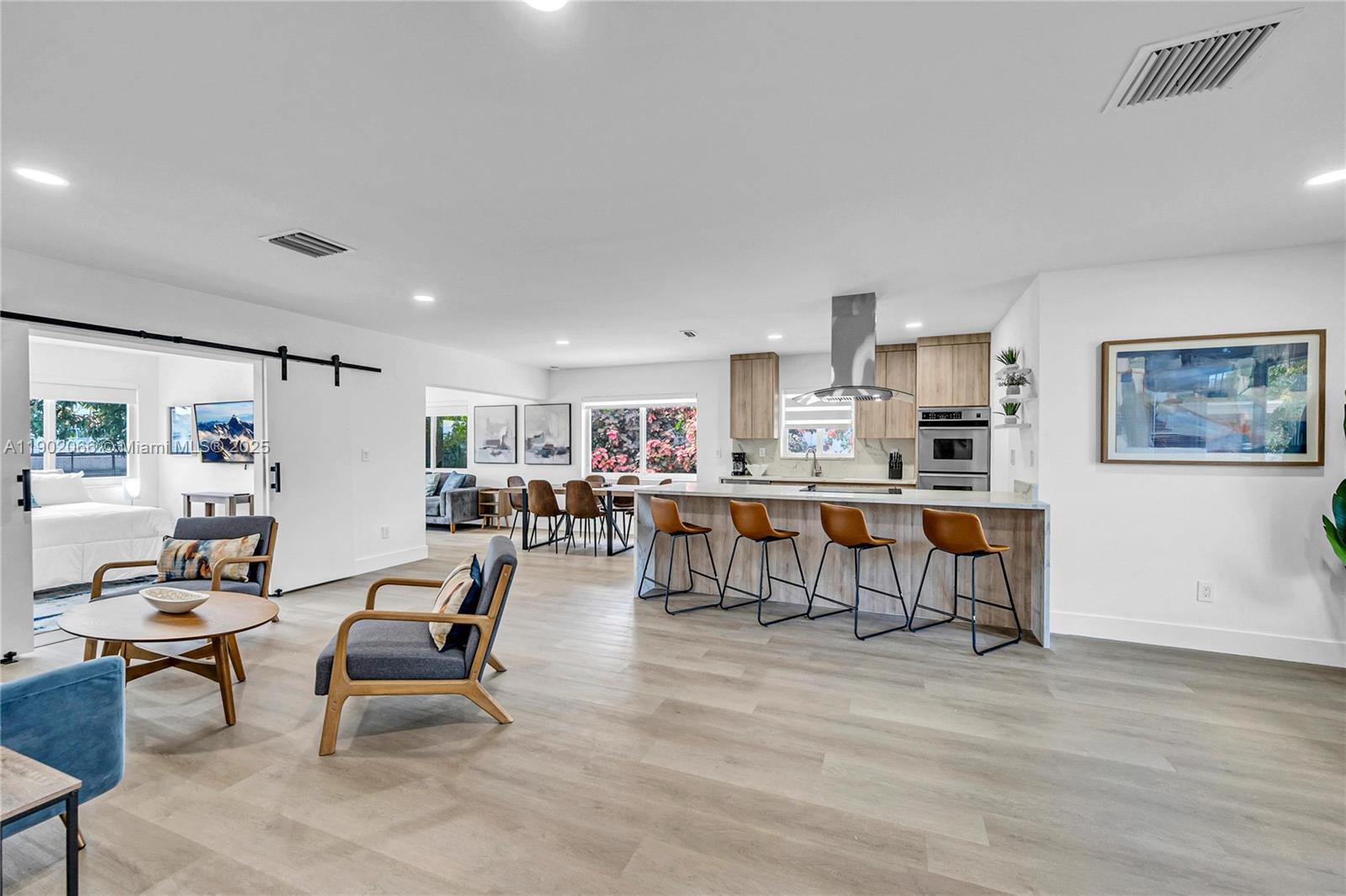 1040 NW 30th Ct, Wilton Manors