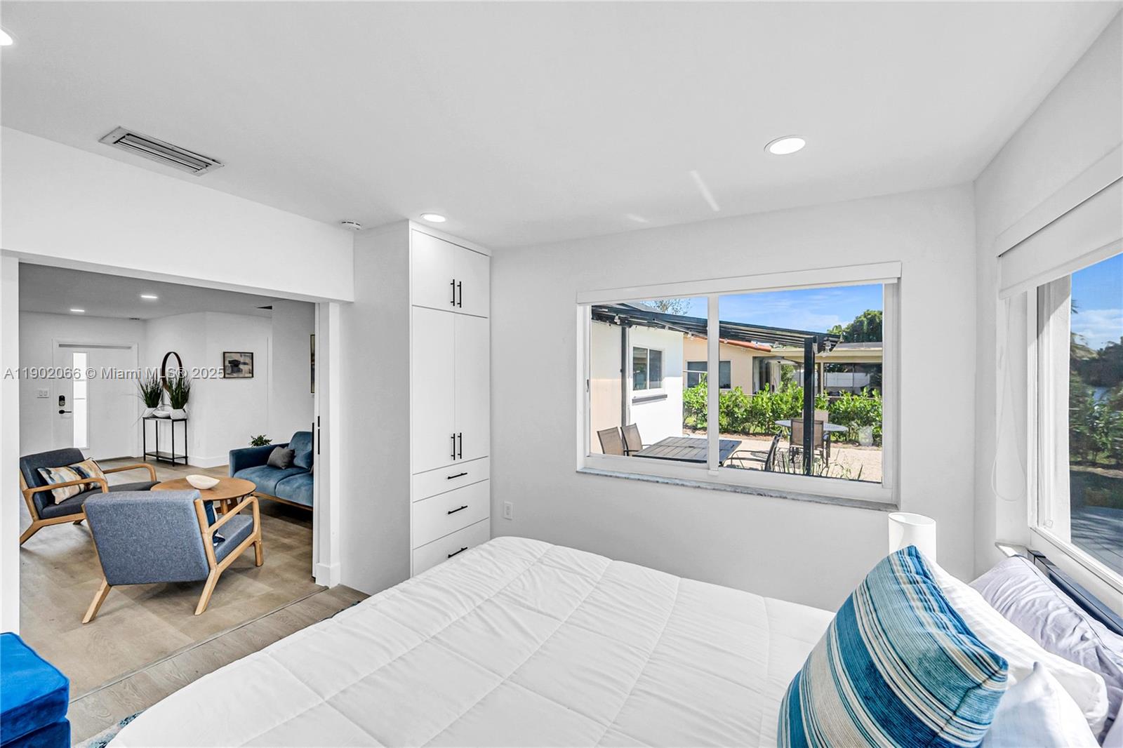 1040 NW 30th Ct, Wilton Manors