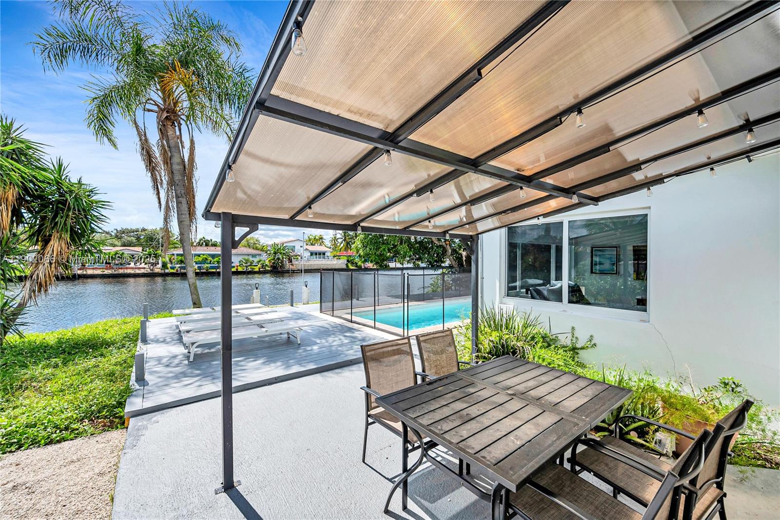 1040 NW 30th Ct, Wilton Manors