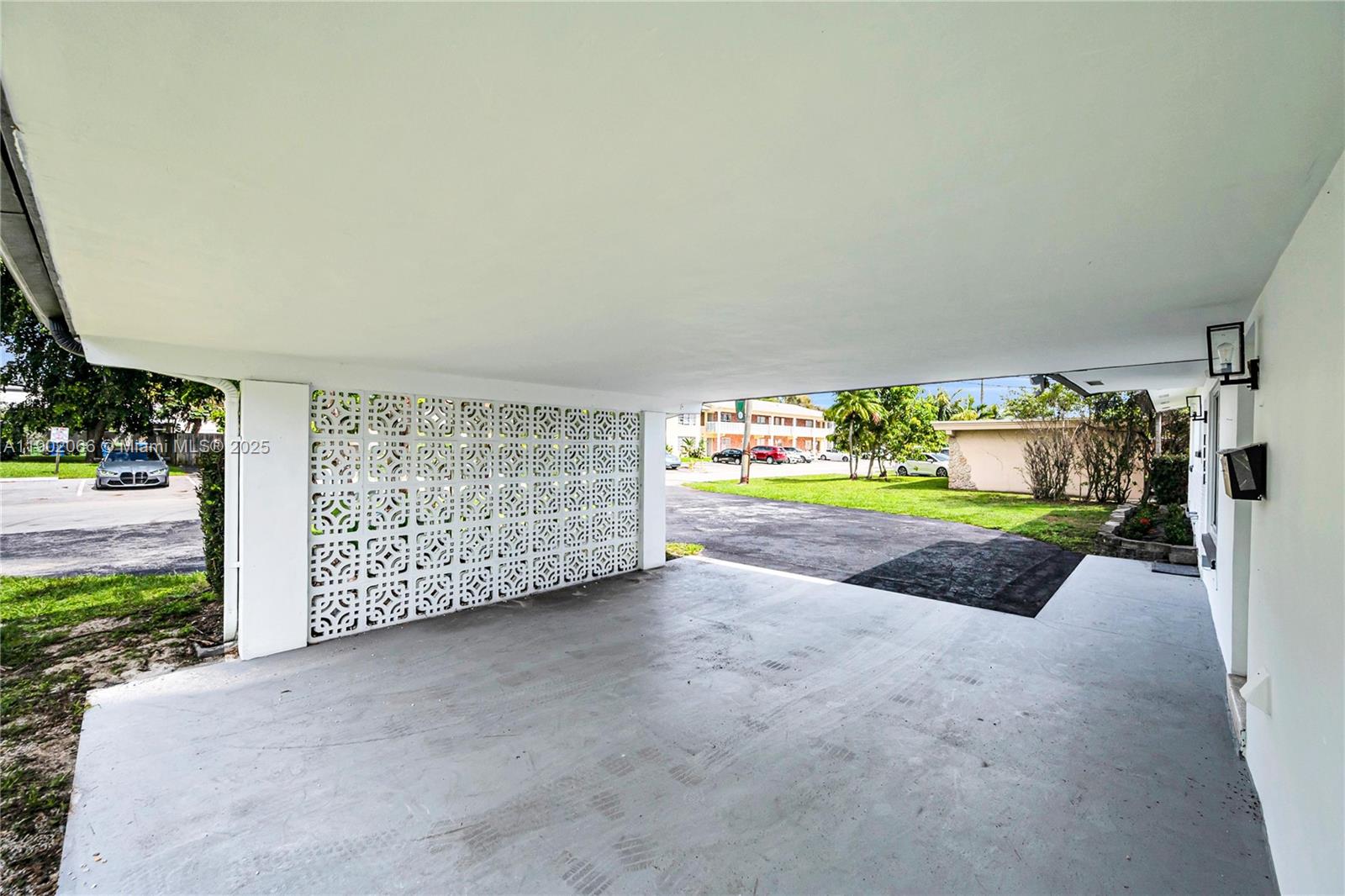 1040 NW 30th Ct, Wilton Manors