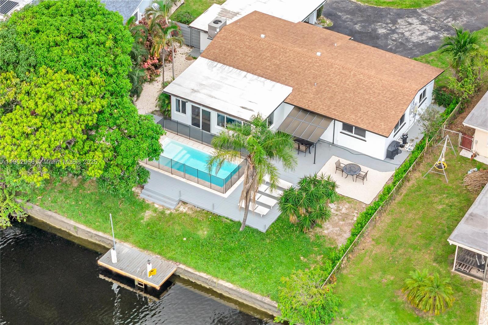 1040 NW 30th Ct, Wilton Manors