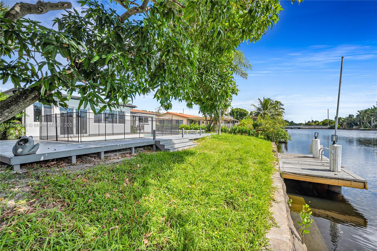 1040 NW 30th Ct, Wilton Manors