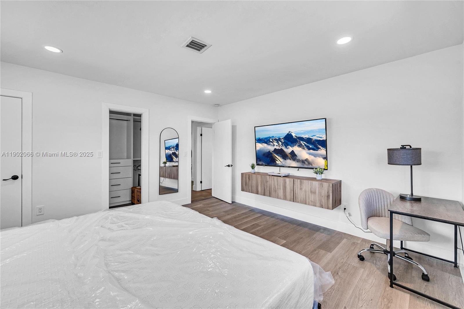 1040 NW 30th Ct, Wilton Manors