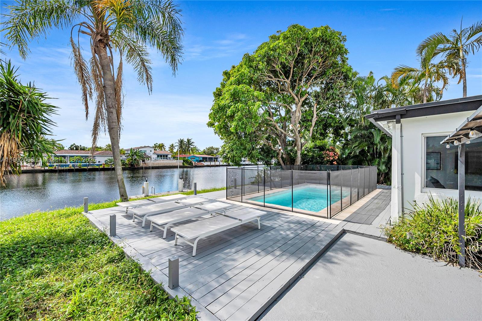 1040 NW 30th Ct, Wilton Manors