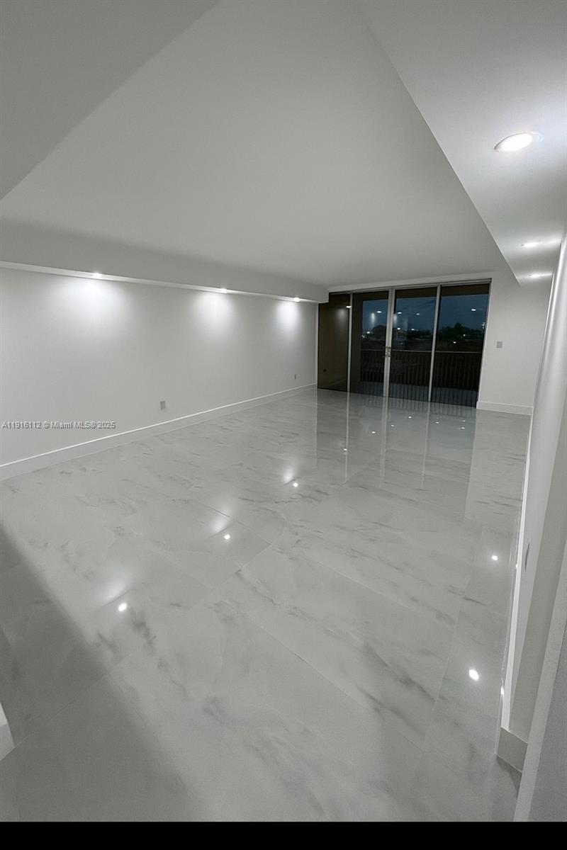 1750 NE 191st St # 4 Unit: 426-4