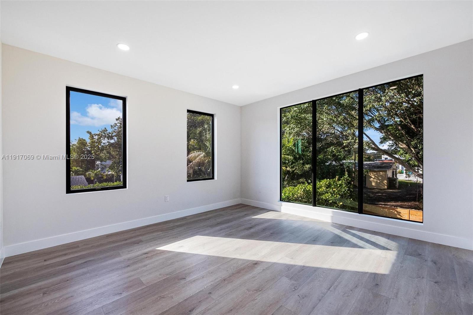 535 NW 52nd St