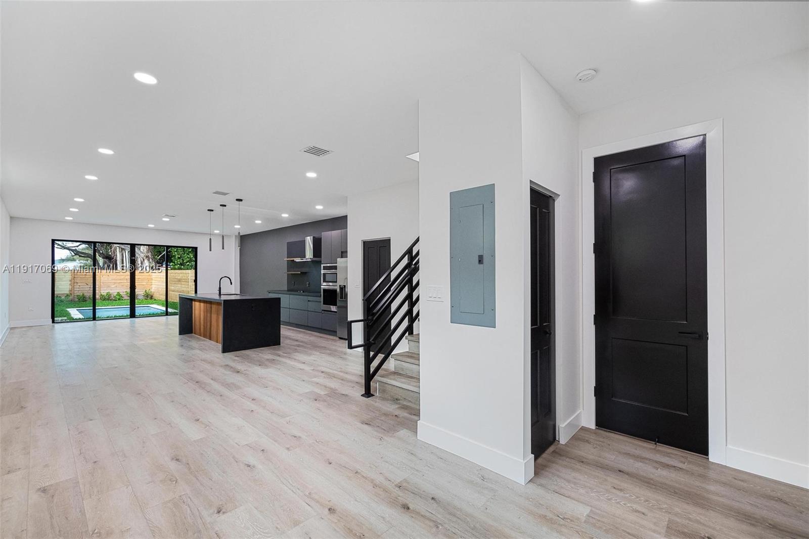 535 NW 52nd St