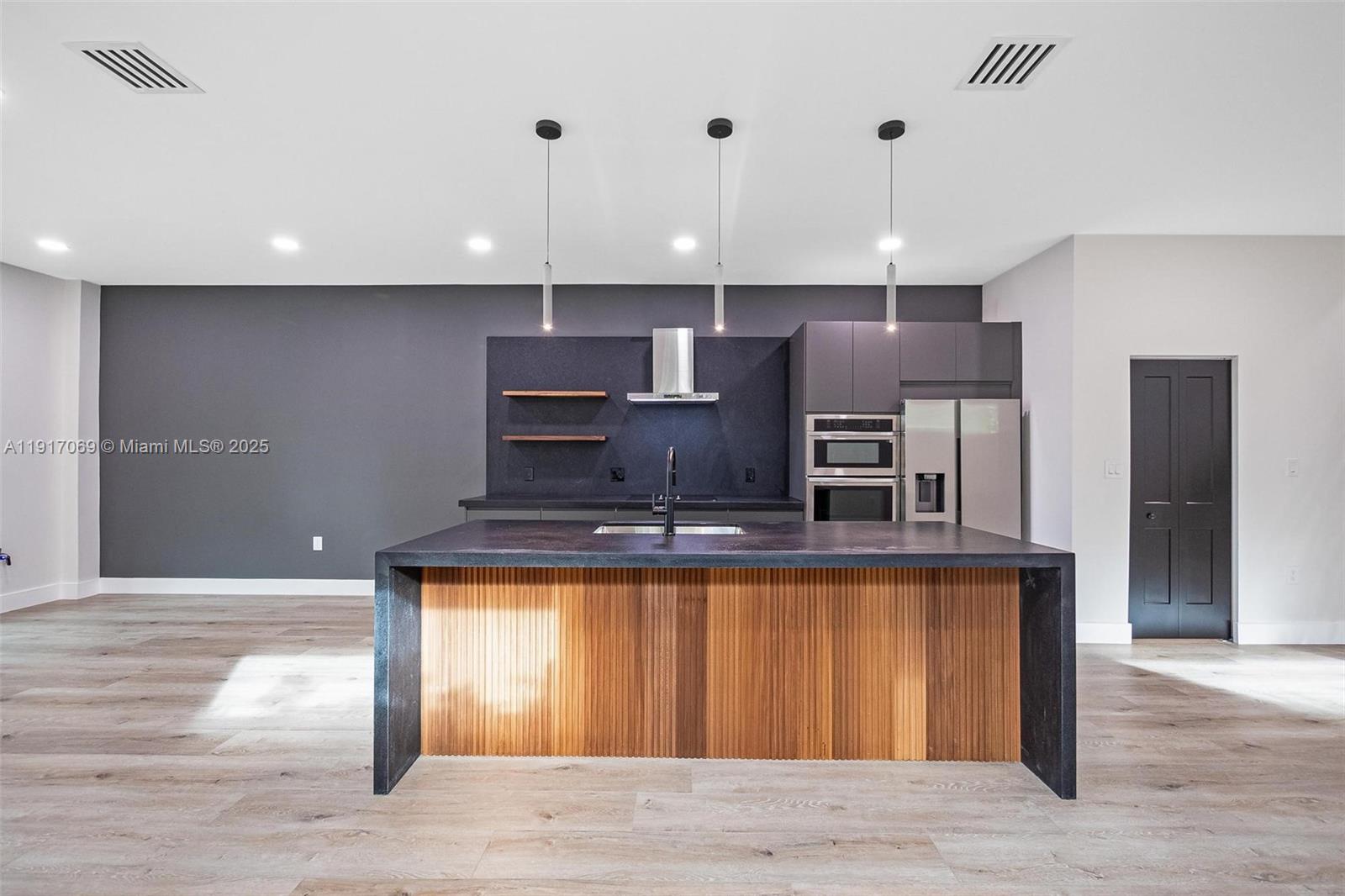 535 NW 52nd St