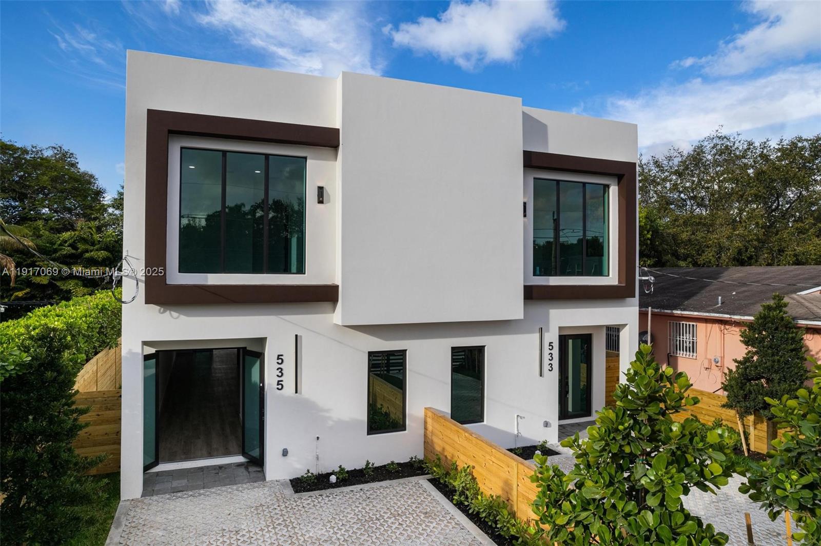 535 NW 52nd St