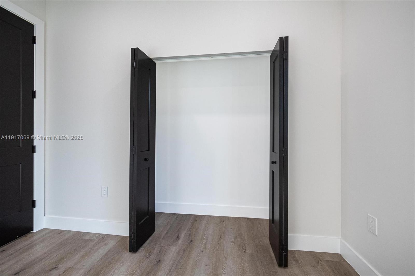 535 NW 52nd St