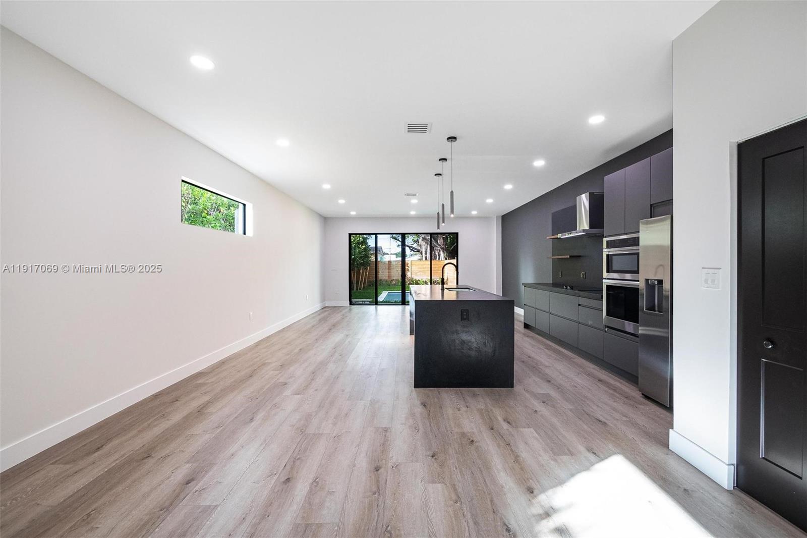535 NW 52nd St