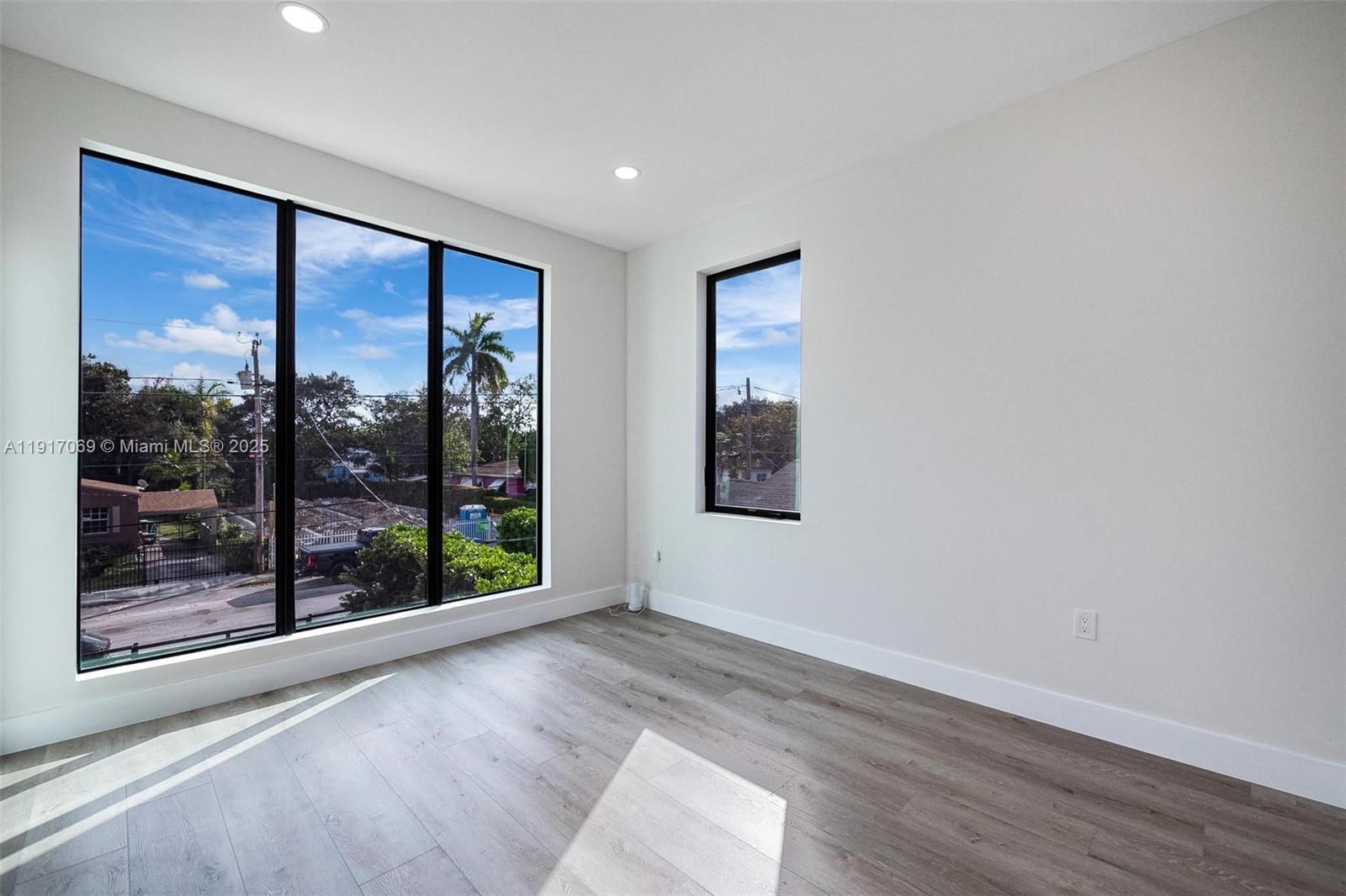 535 NW 52nd St