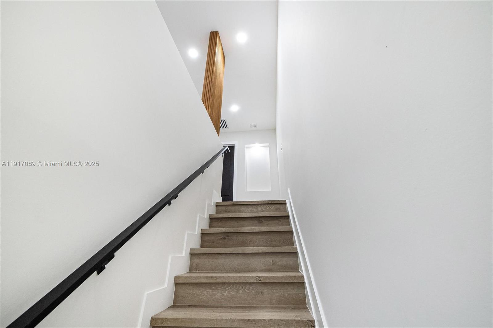 535 NW 52nd St