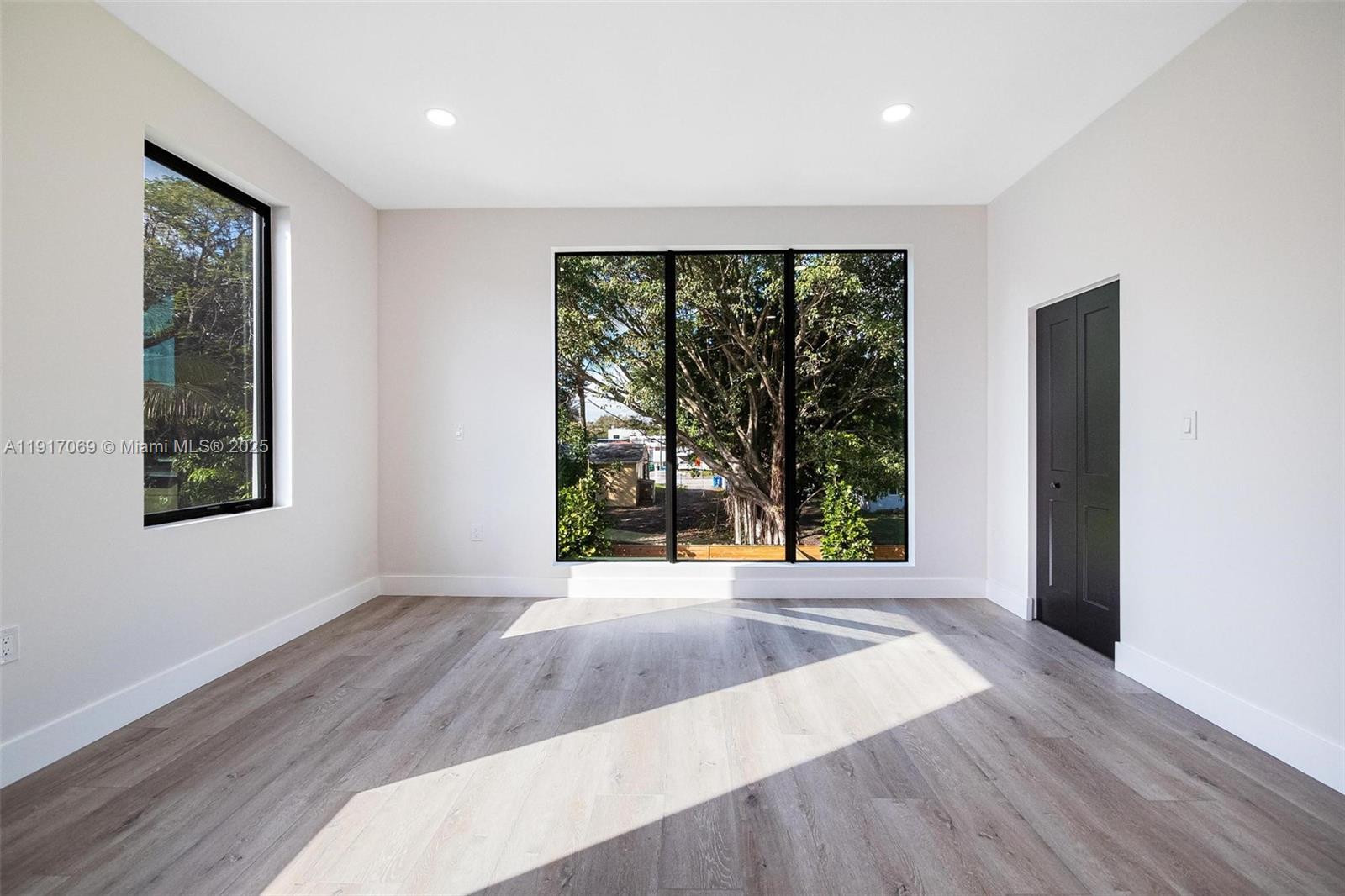 535 NW 52nd St