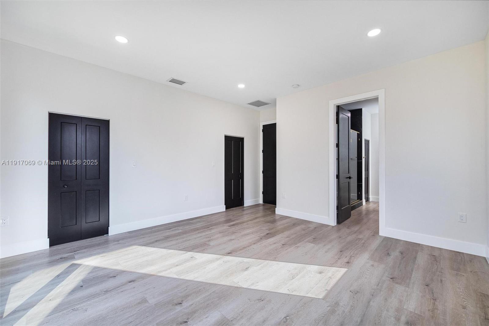 535 NW 52nd St