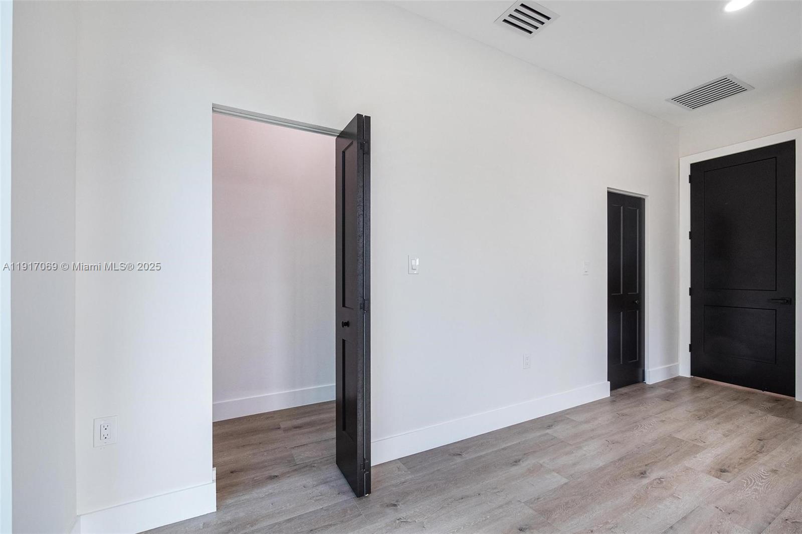 535 NW 52nd St