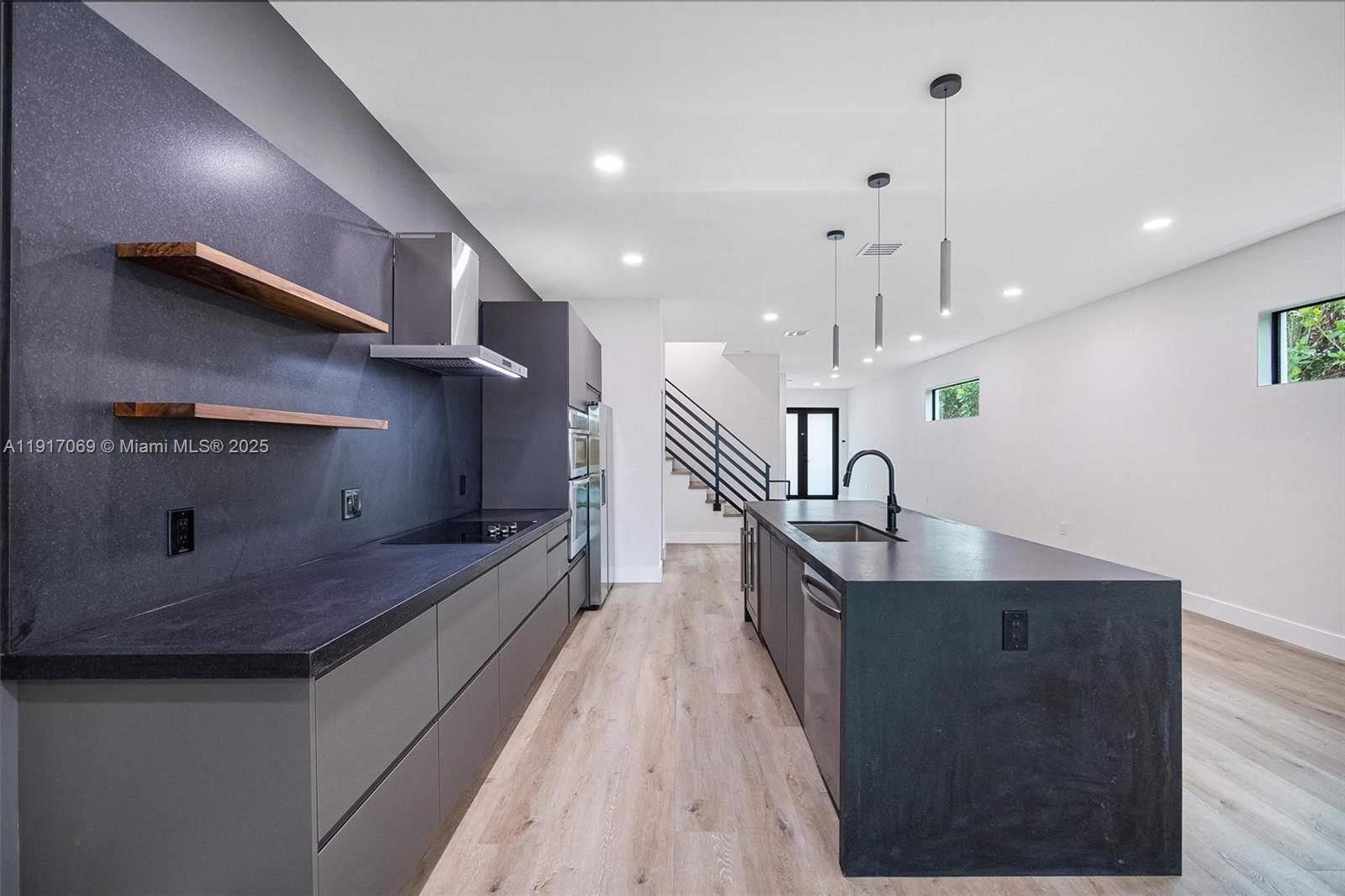 535 NW 52nd St