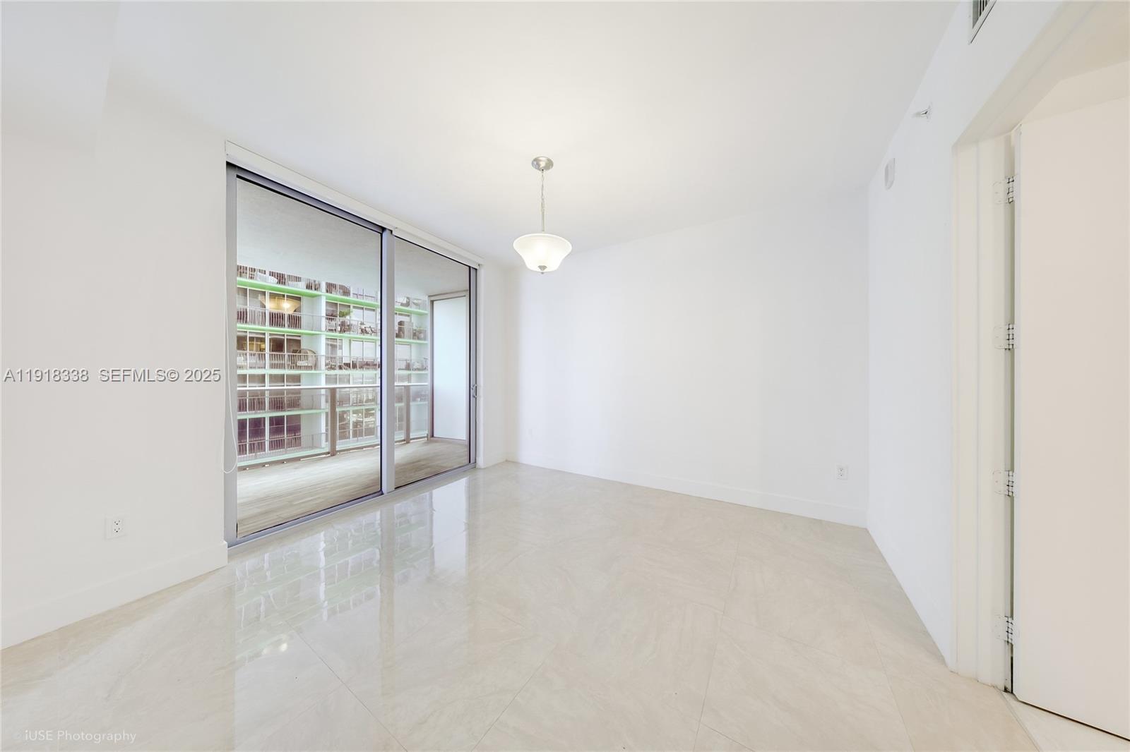 488 NE 18th St # 2304